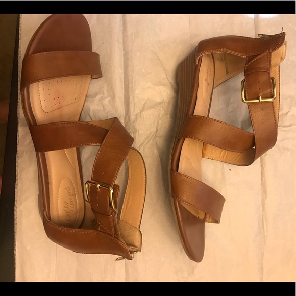 These Sandler’s are super cute - Picture 2 of 4